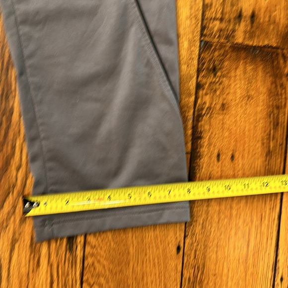 UNDER ARMOUR LOOSE FIT GREY MENS ATHLETIC PANTS WITH BLACK PIPING SIZE SMALL - Picture 9 of 9